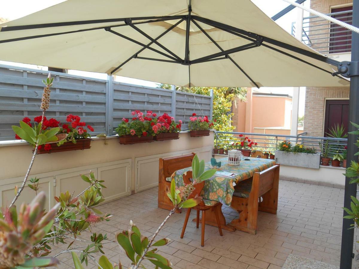B&B Zia Lelly Fano Exterior foto